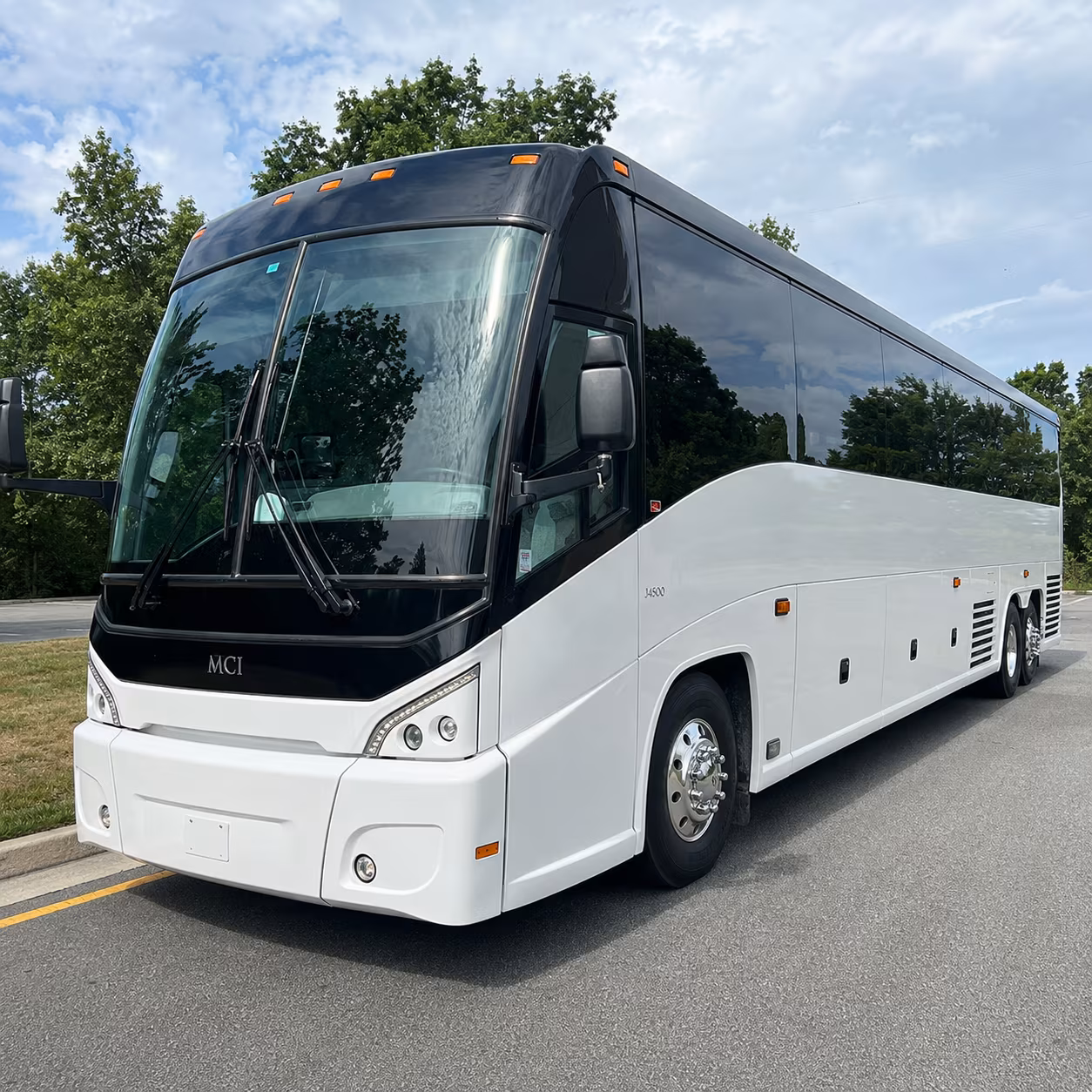 charter bus service for corporate and business travel at grr