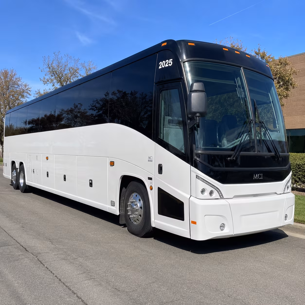 charter buses for grand rapids weddings at vineyard and estate venues
