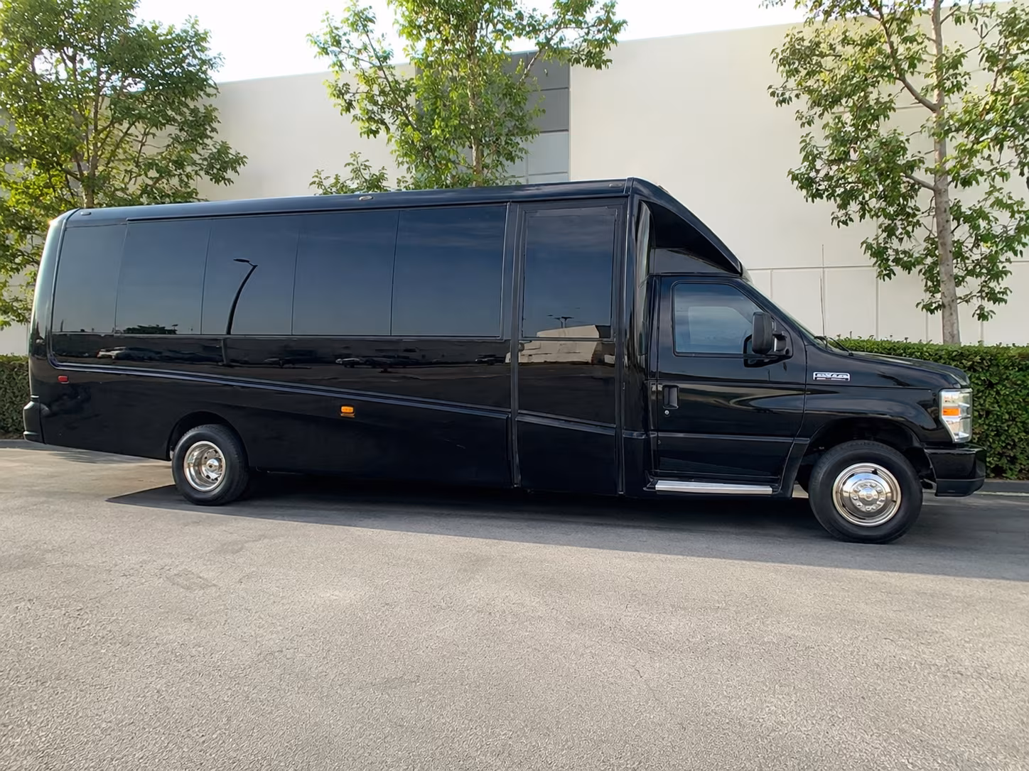 reserve transportation for your next wedding 2